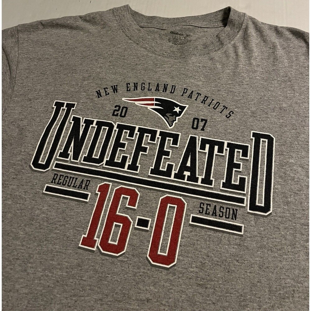Reebok New England Patriots VTG 2007 Undefeated Season NFL T-Shirt LARGE Brady